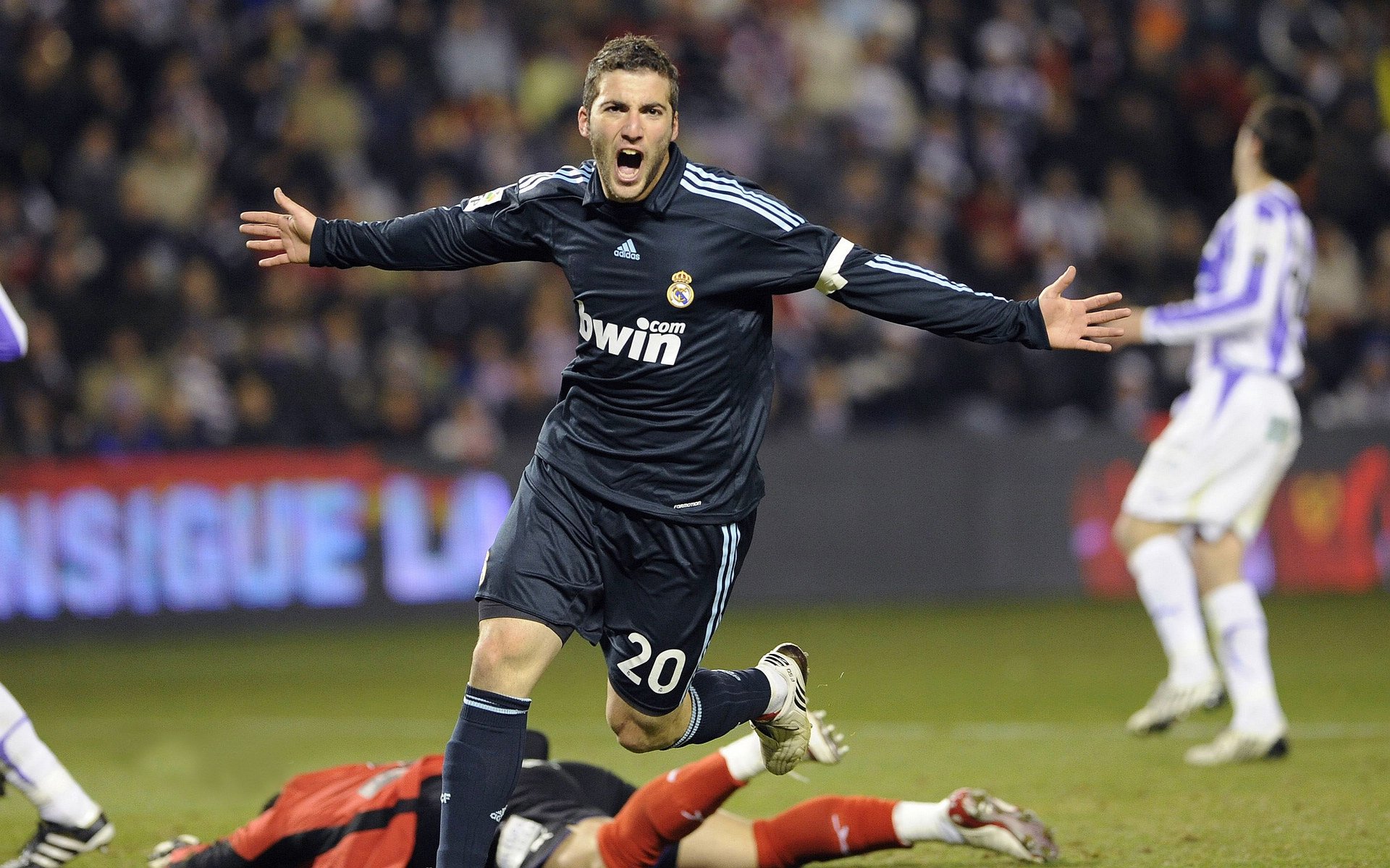 南美风暴席卷德国，阿劳霍一锤定音，阿根廷新星助红牛强势攻克莱比锡