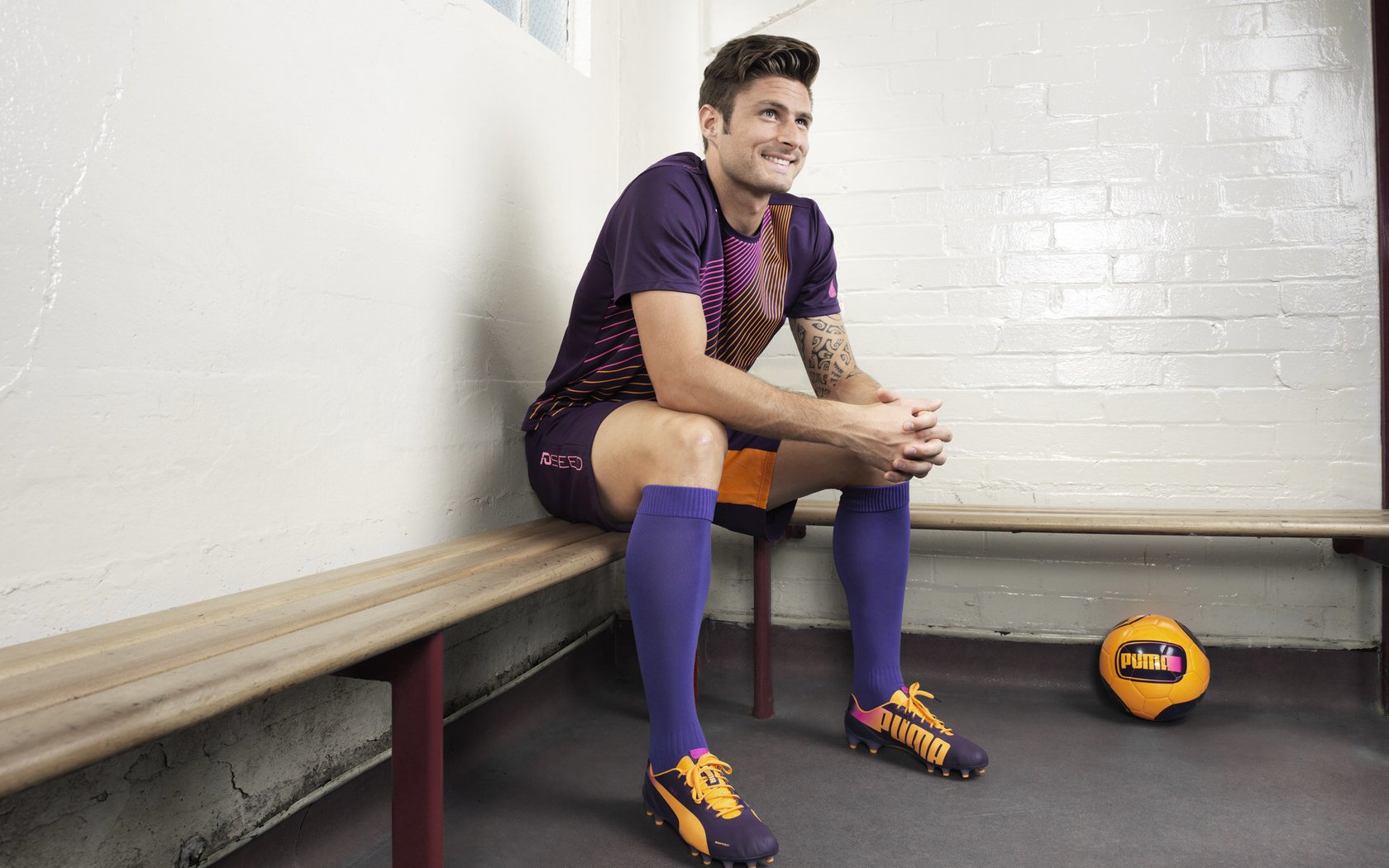 赛道上的毫厘之争，雷诺险胜哈斯，诺里斯创下历史性单圈纪录